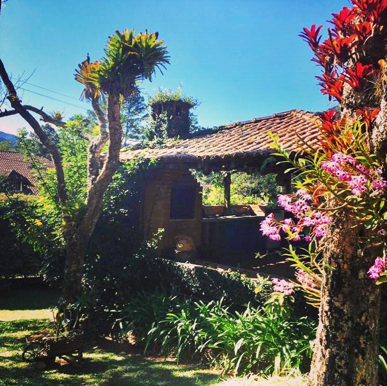 Hotel Pinheiros Do Rocio à Petrópolis Extérieur photo